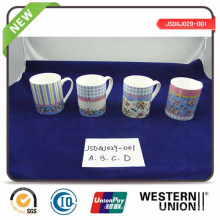 Caneca de cerâmica 12oz para promoção com o casaco em branco e colorido Rim &amp; Handle (JSDGJ029-001)